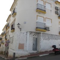 Se vende local en bruto con posibilidad de vivienda