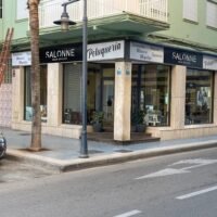 Se traspasa negocio de peluquería y estética